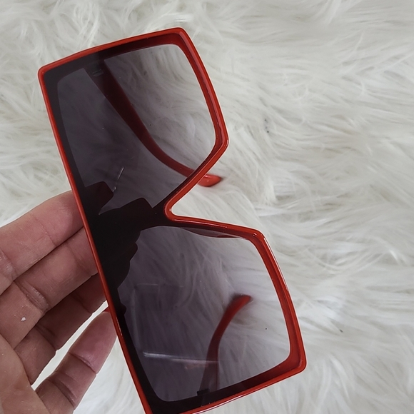 Large Frame Sunglasses Red Gray Trendy Fashion Style Beach Travel Cruise EUC - Picture 3 of 5